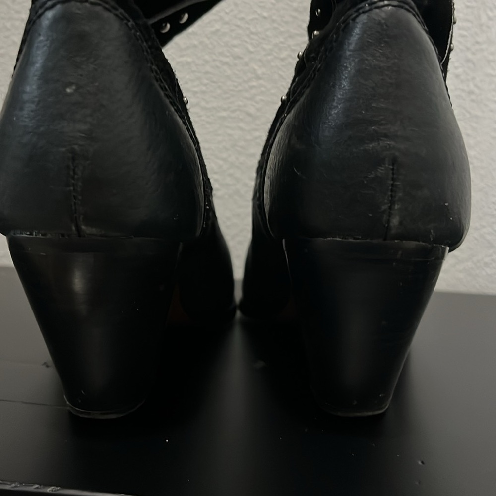 DINGO Fashion Ava Rivet Studded Leather Boots size 7 - Picture 6 of 9